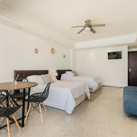 *Turquoise Escape- Beachfront Studio By Casa Paraiso* Канкун Екстериор снимка