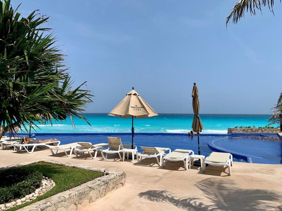 *Turquoise Escape- Beachfront Studio By Casa Paraiso* Канкун Екстериор снимка