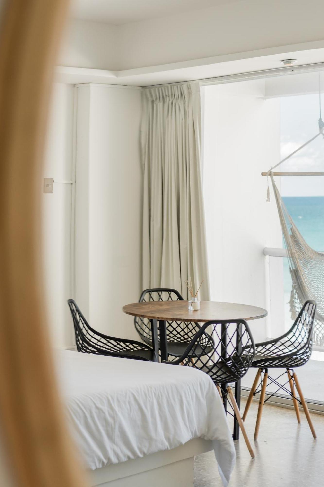 *Turquoise Escape- Beachfront Studio By Casa Paraiso* Канкун Екстериор снимка